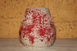 20240502 – Vase rouge projections rouges